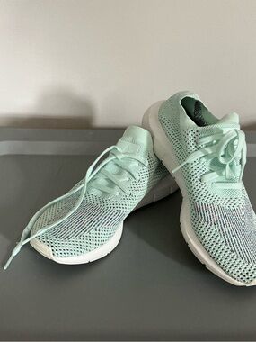 Adidas swift run